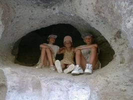 Une grotte dans les Météores